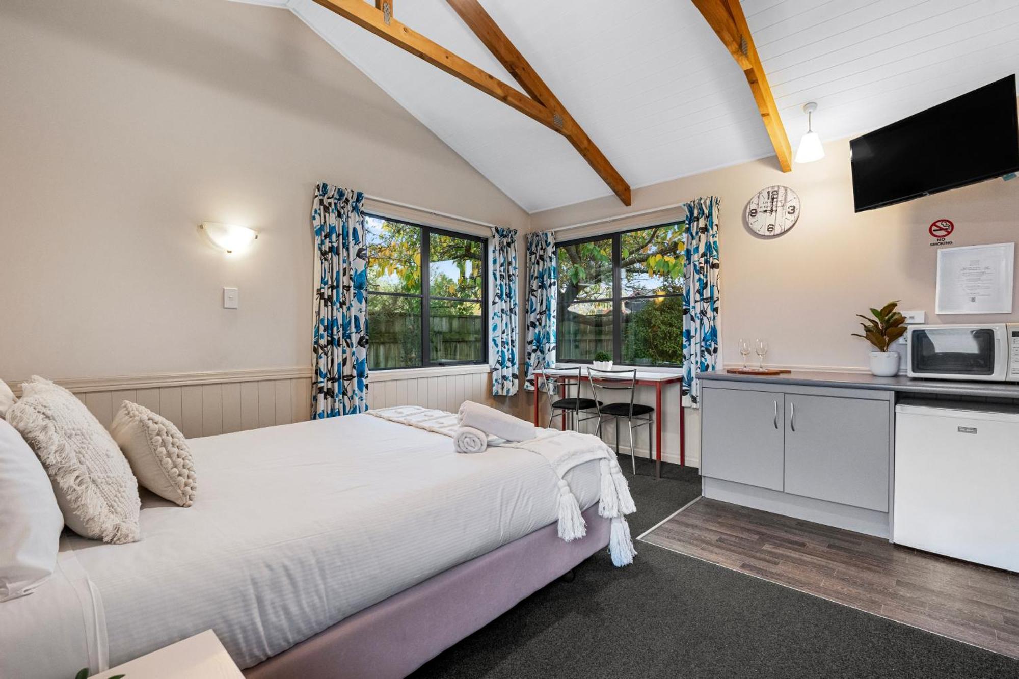 Tasman Holiday Parks - Te Anau Exteriör bild Studio